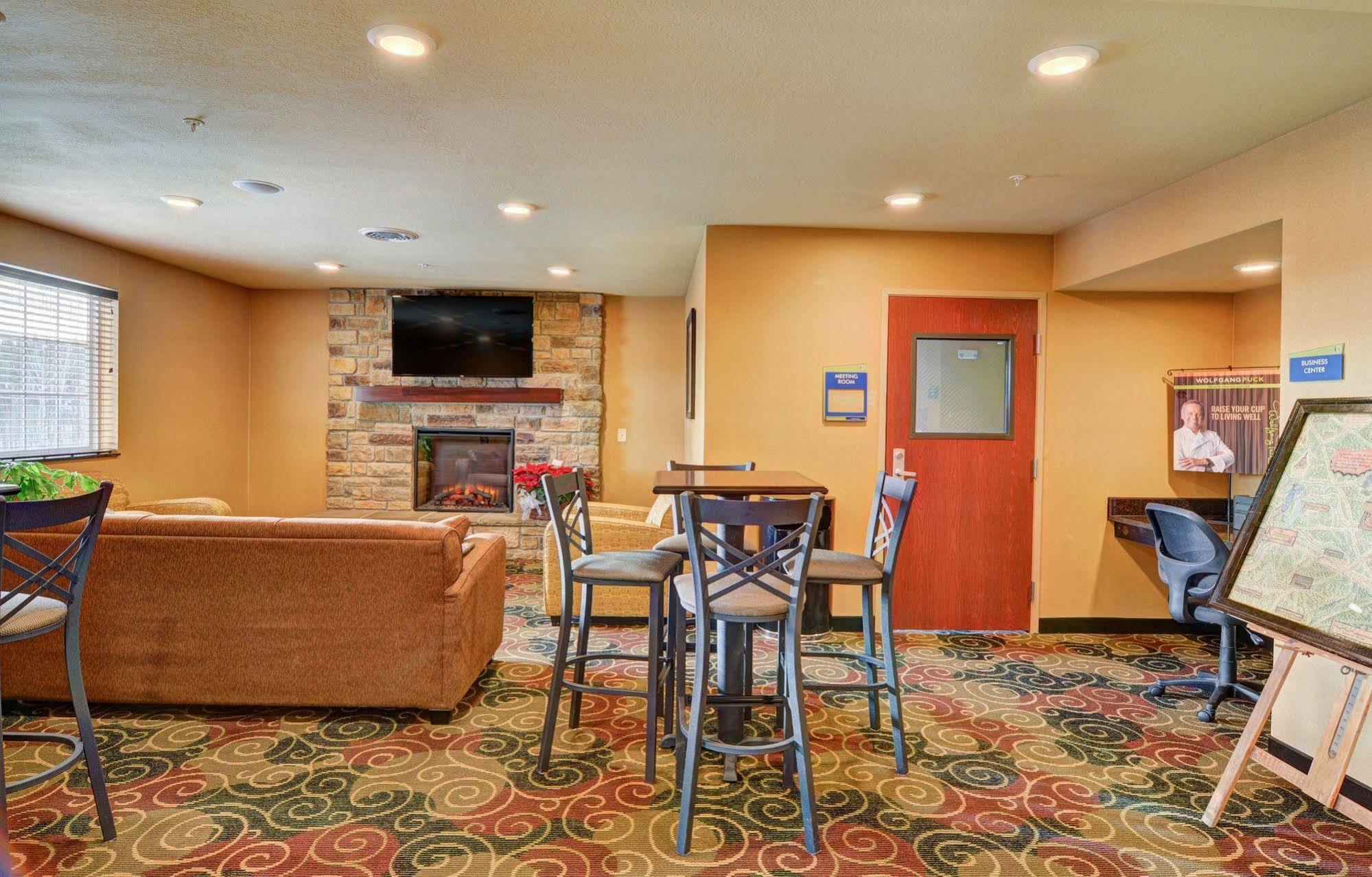 Cobblestone Hotel & Suites - Punxsutawney المظهر الخارجي الصورة