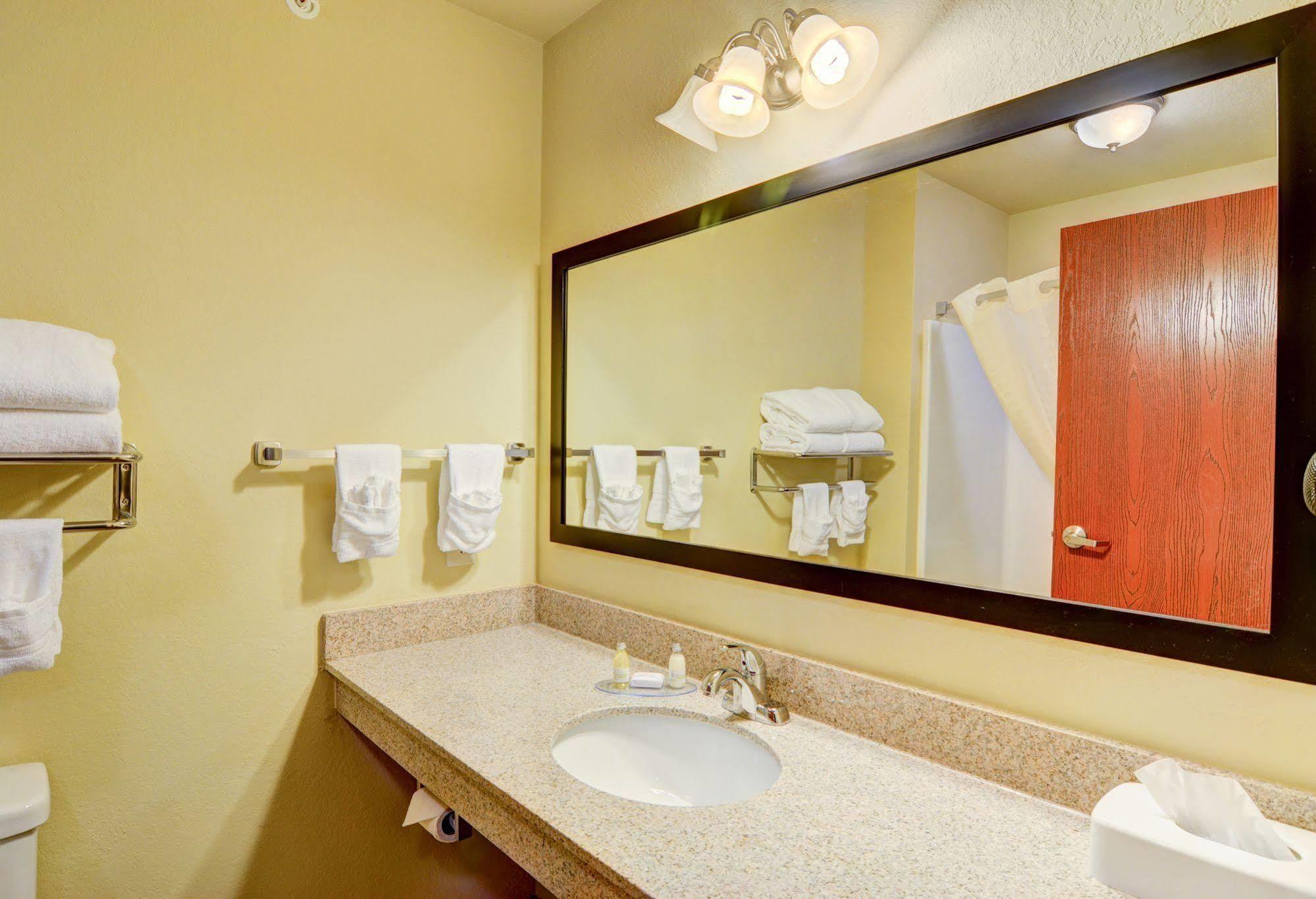 Cobblestone Hotel & Suites - Punxsutawney المظهر الخارجي الصورة
